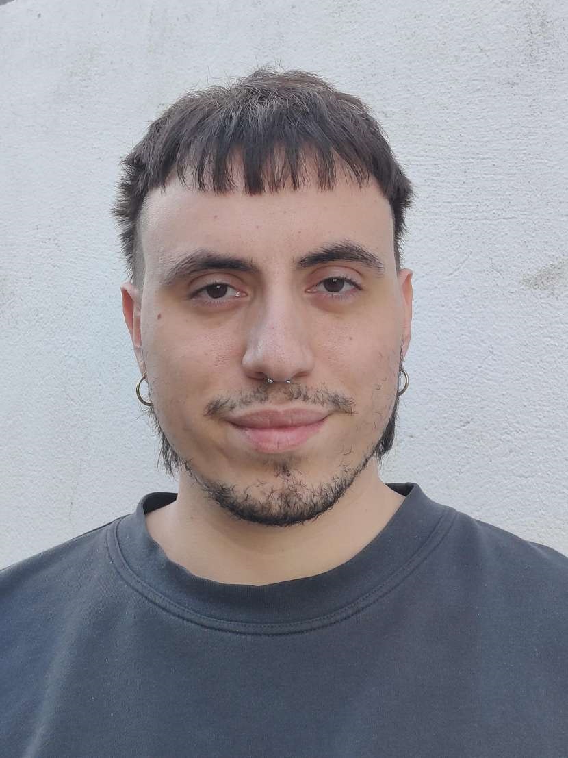 Ο εικαστικός καλλιτέχνης Ιωάννης Σαχπάζης